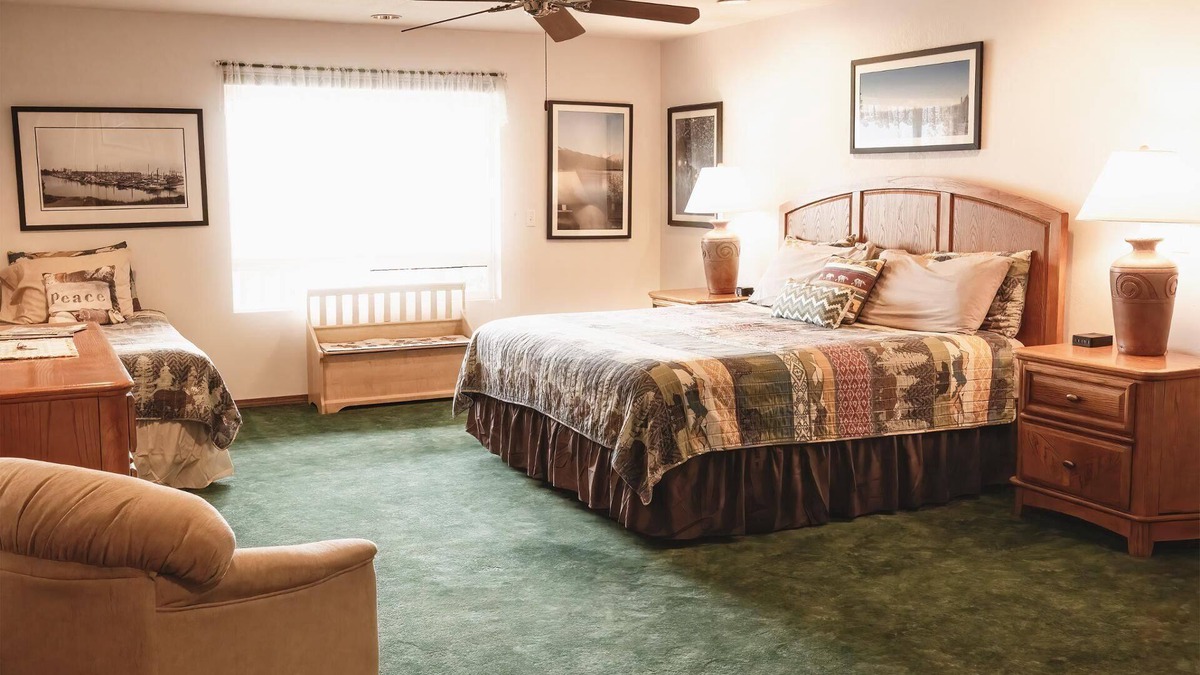 Haines Condo | Suite 2 Lynn View Lodge