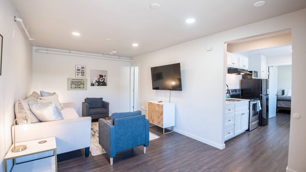 Midtown Apartment | Suite #29 Modern One Bedroom in Midtown, OKC!