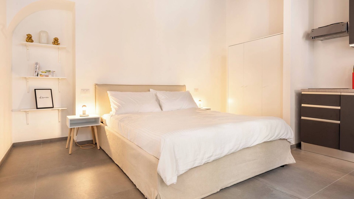 Carpenzago Apartment | Suite apartment on Naviglio Castel view