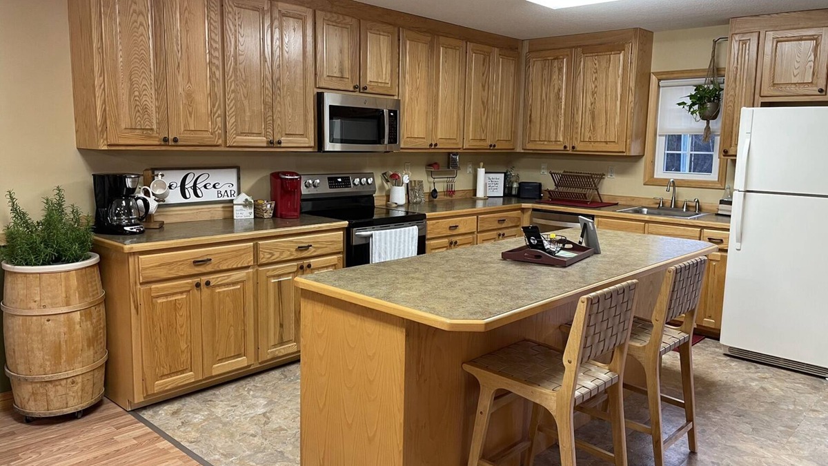 Marion Apartment | Suite Bee Studio Apartment; North Main Street with Creekside Deck