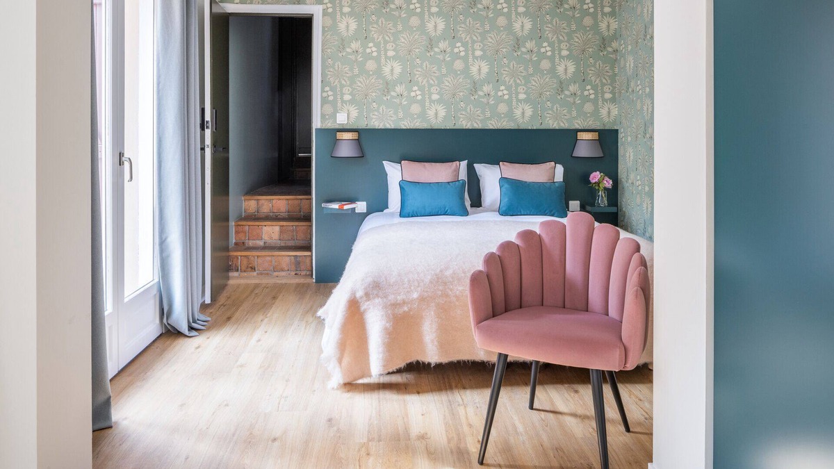 Nogent-le-Roi Apartment | Suite Brut Nature with private terrace