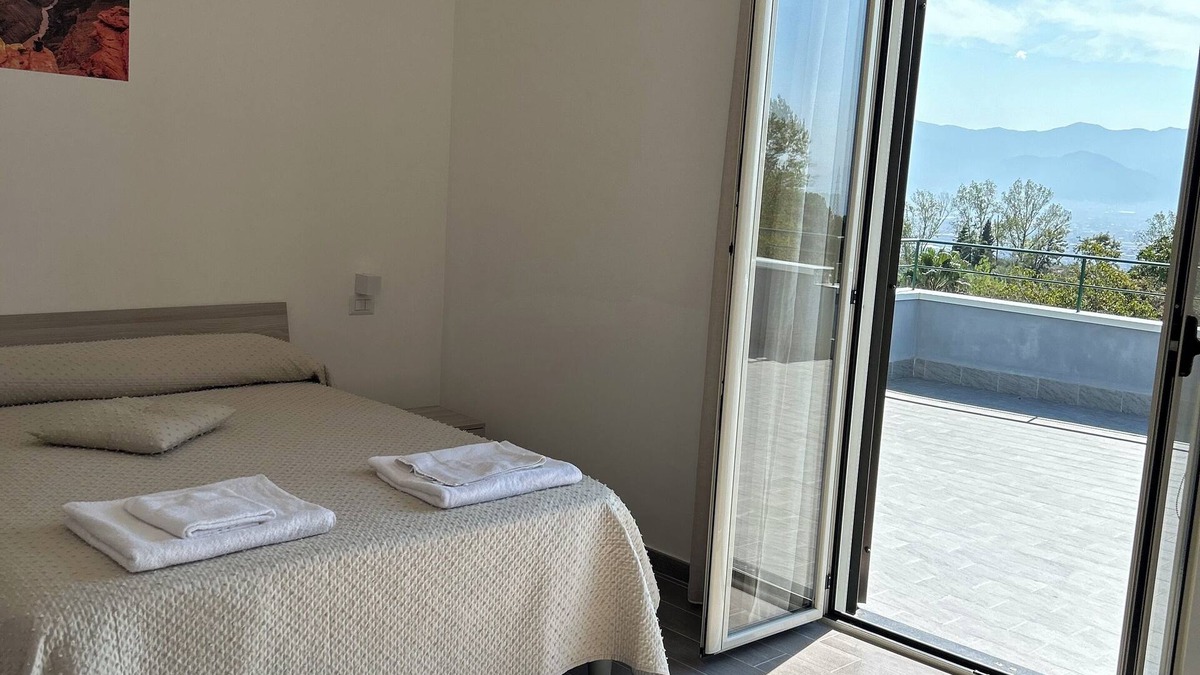 Trecase House | Suite Deluxe con Vasca e Terrazza, Struttura Situata Alle Pendici del Vesuvio