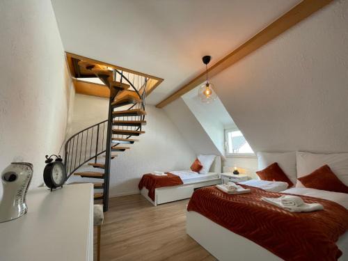 Huesten Apartment | Suite Dilara by NINJA SPACES - 105QM Maisonette, Garten, Parkplatz