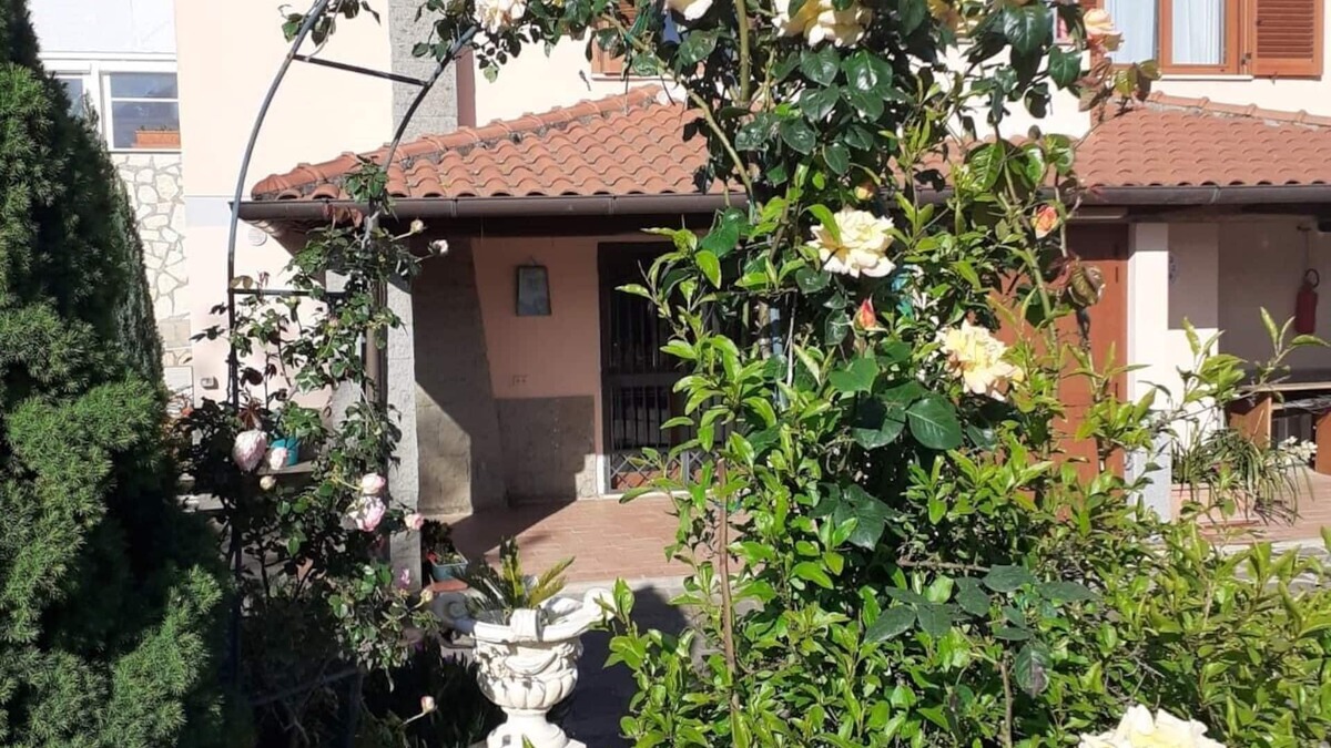 Velletri Villa | Suite Matrimoniale in Villa Zona Panoramica