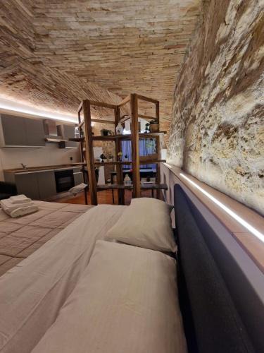 Old Town Apartment | Suite n17 - The ancient cave