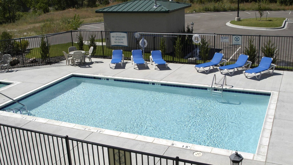 Northwest Colorado Springs Condo | Suite Near Pikes National Forest | Outdoor Pool