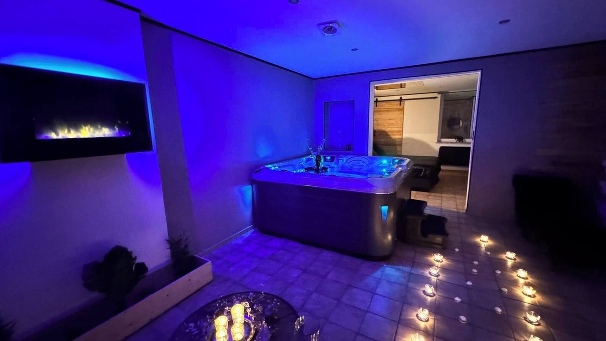 Flemalle Apartment | Suite Pour Amoureux Avec Jacuzzi Pour une Nuit Unique Hors du Quotidien
