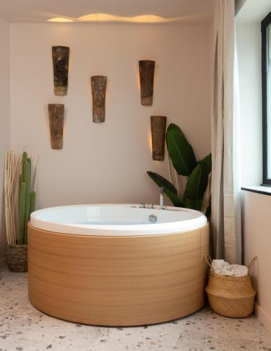 Neudorf Est Apartment | Suite romantique Ibiza, Jacuzzi, Spa