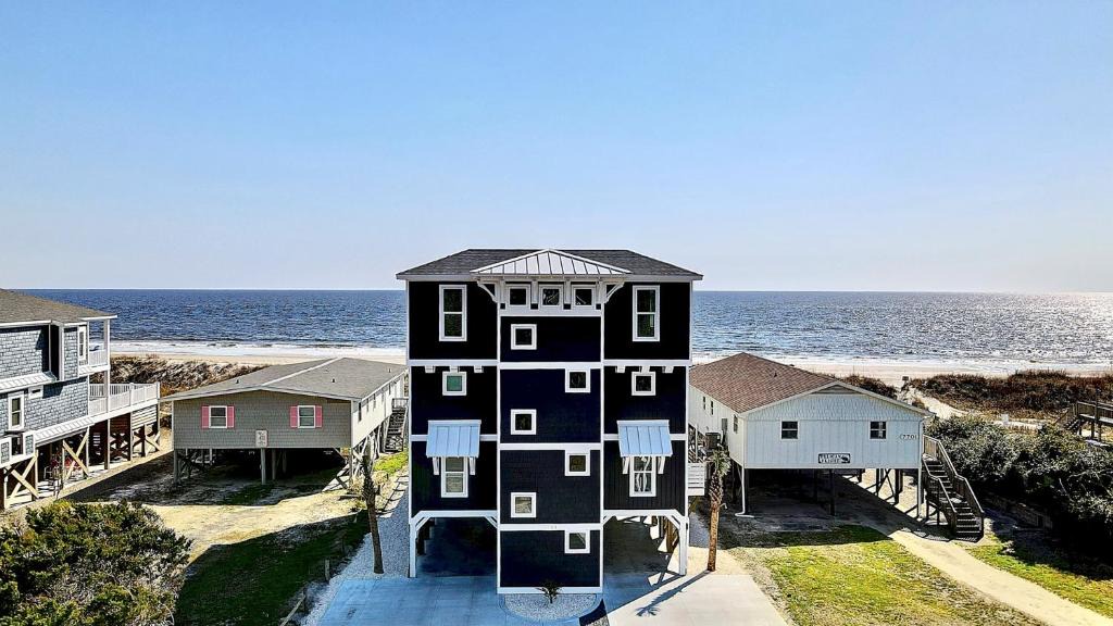 Yaupon Beach House | Suite Southern Charm