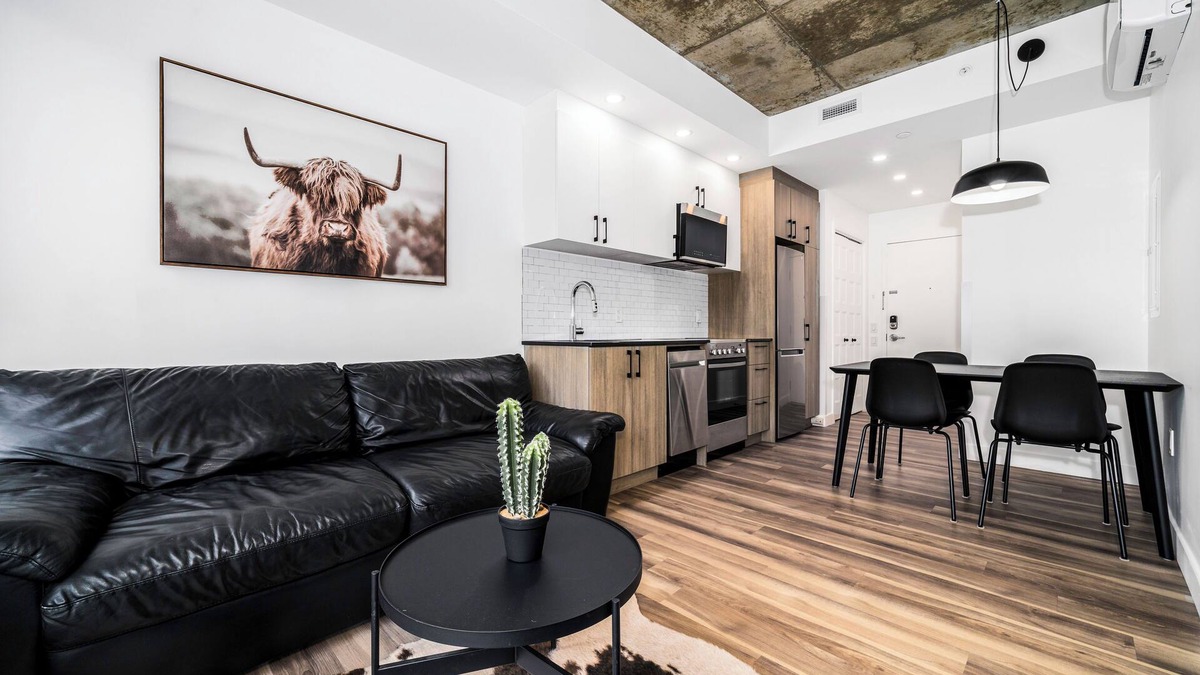 La Cite-Limoilou Apartment | Suite Texas Confort | Free Parking | Rooftop BBQ & Pool