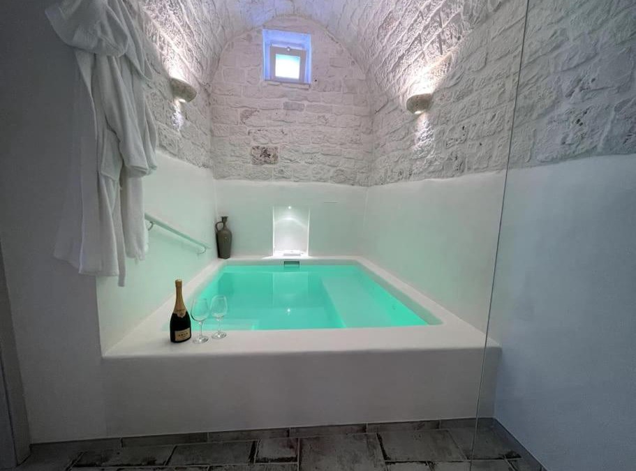 Cisternino Villa | SUITE - Trullo Relax sul Monte