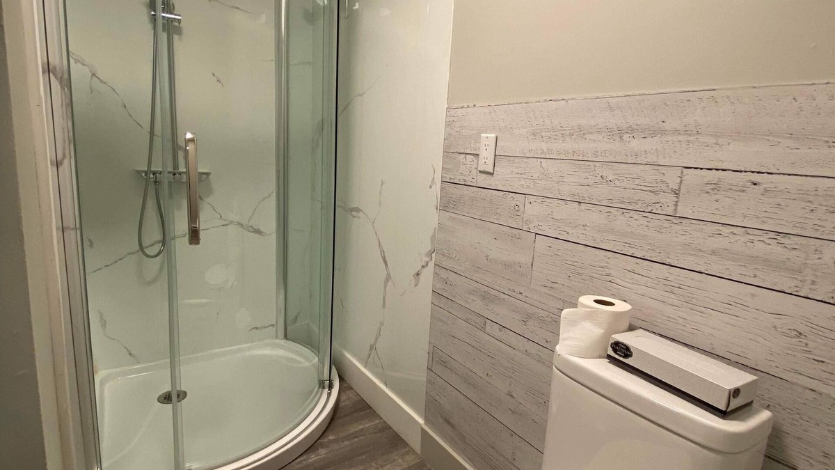 Rouyn-Noranda Apartment | Suite with closed bedroom and sofa bed near Plage Kiwanis (Le Convivial)