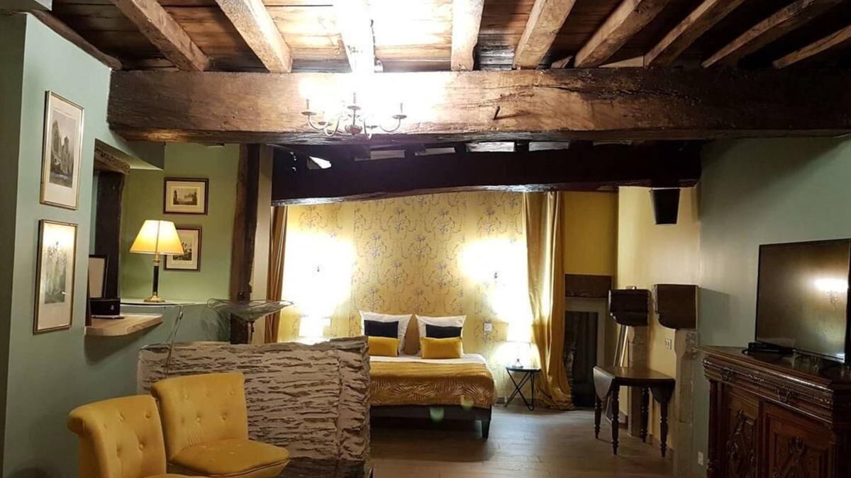 Ploermel Apartment | Suite with individual SPA "Seigneurial Suite