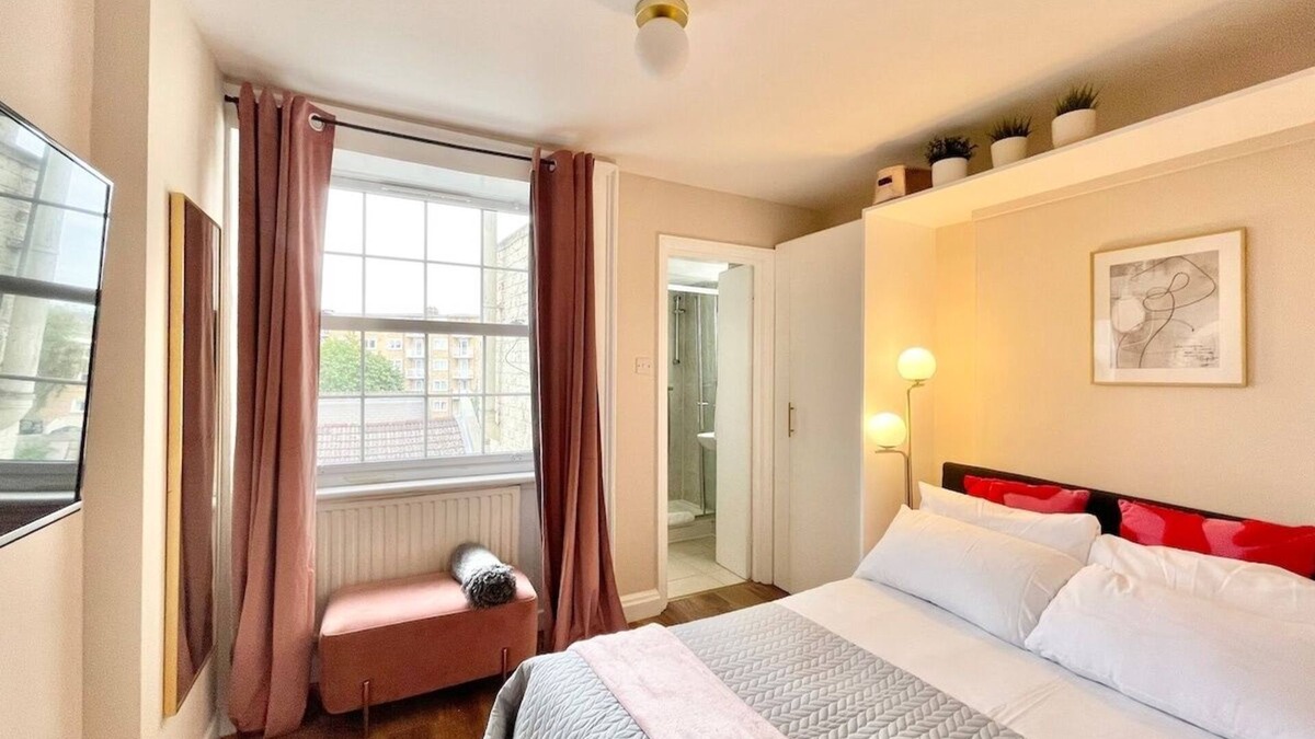 Somers Town Apartment | Suite with Private Bathroom in Camden