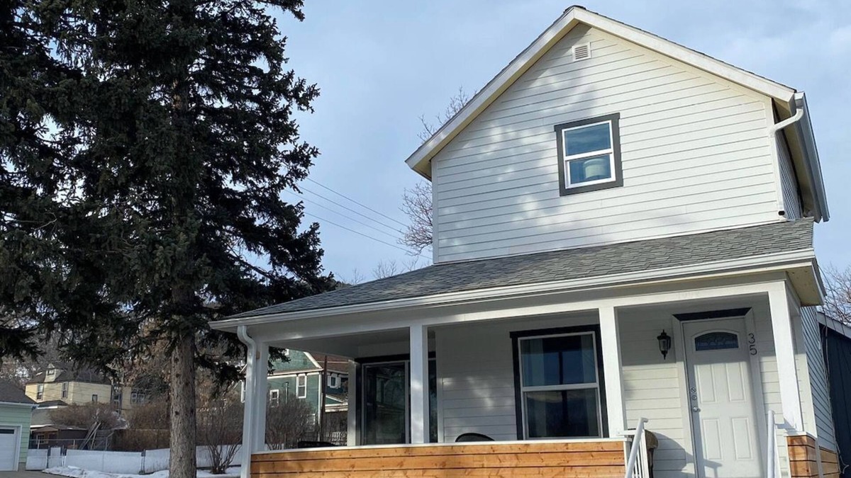 Helena House | Suites 35 +Up - Victorian Queen