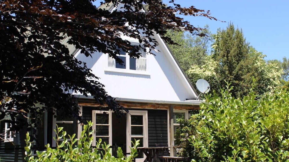 Hatepe House | Summer and winter retreatn3 bedrooms - 2 bathrooms