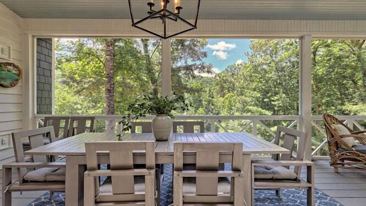 Clayton House | Summer at Lake Burton! Steps from Anchorage Marina!