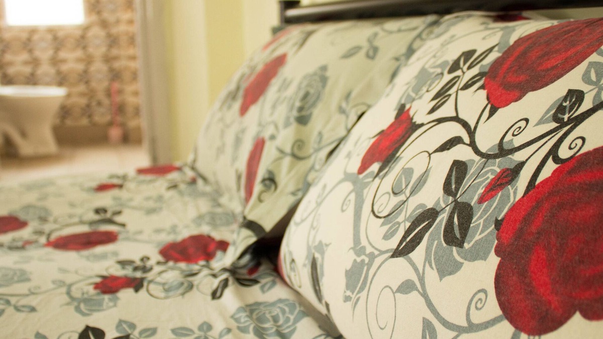 Kalkaji Apartment | Summer Breeze Apartment Room!