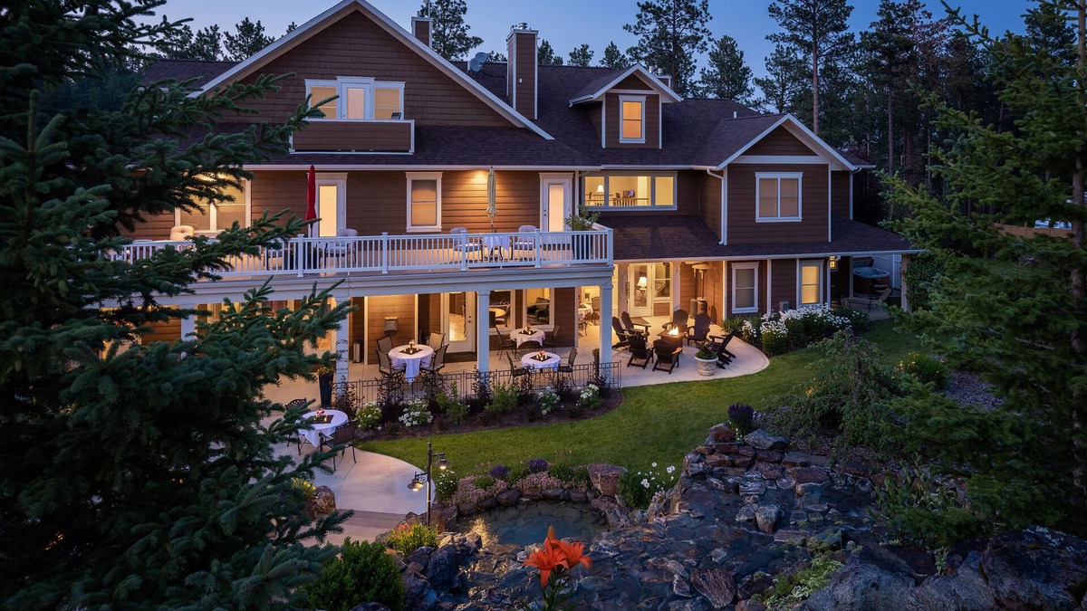 Rapid City Bed & Breakfast | Summer Creek Inn