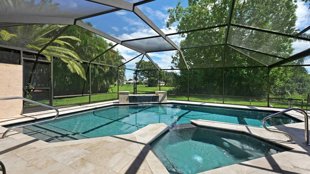 Lochmoor Waterway Estates House | Summer discounts! New lanai! Electric-heated pool home w/spa in quiet neighborhood - Villa Milano