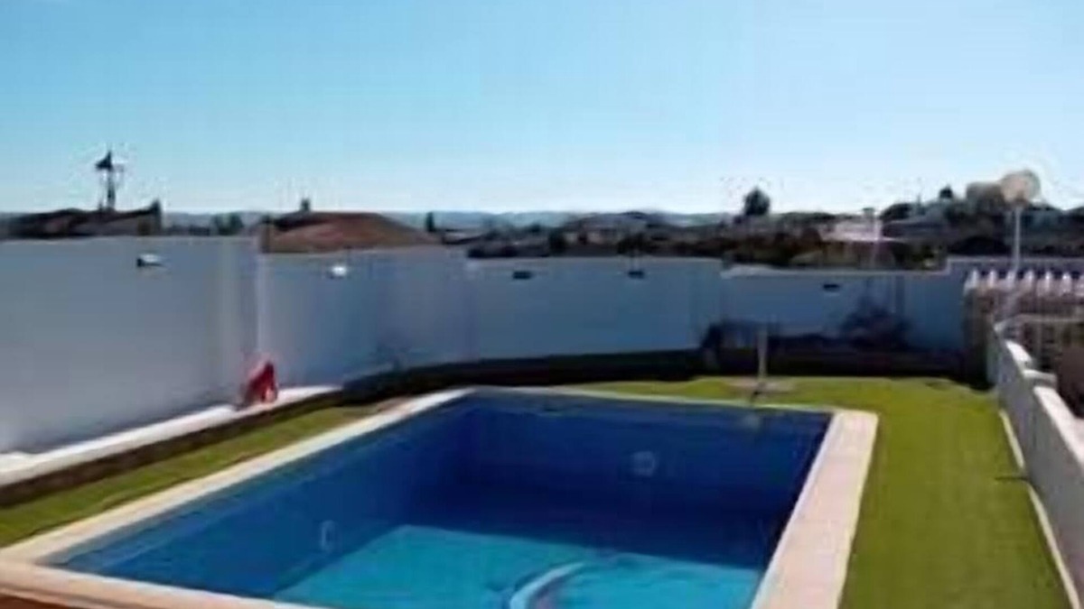 Montroi House | Summer House with Pool