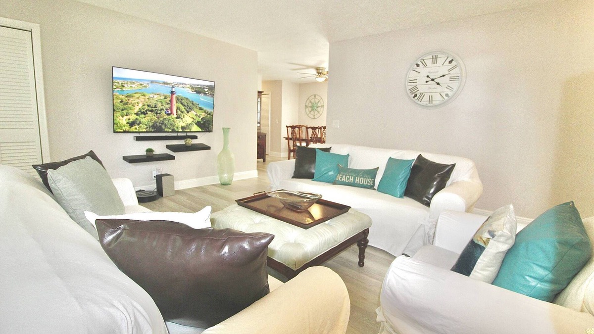 Tequesta House | Summer Pricing! Coastal Village Retreat in Tequesta Village of Jupiter