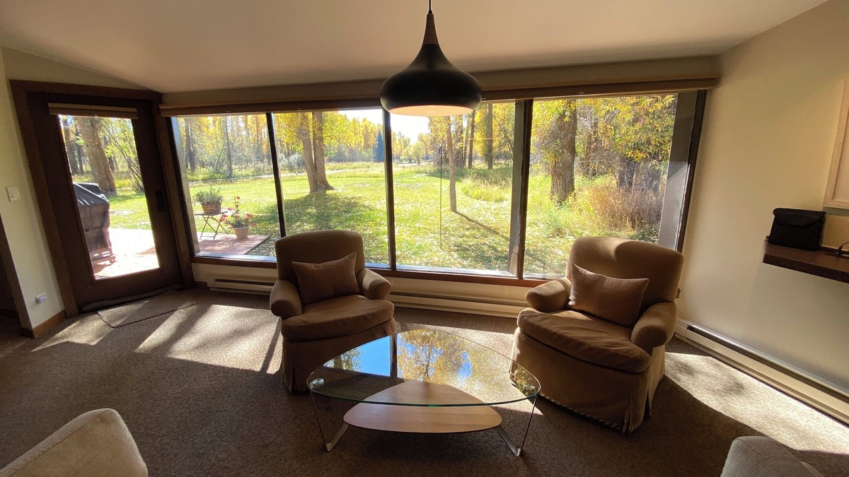Wilson House | Summer Retreat - 5 Acre paradise Close to everything!
