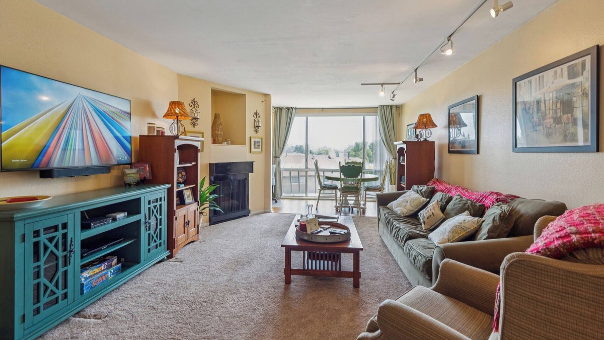 Valley Glen Apartment | Summer Retreat Sunlit Views, and POOL OPEN
