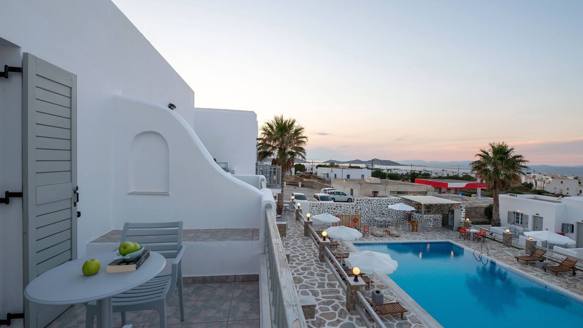 Naousa Hotel | Summer Shades