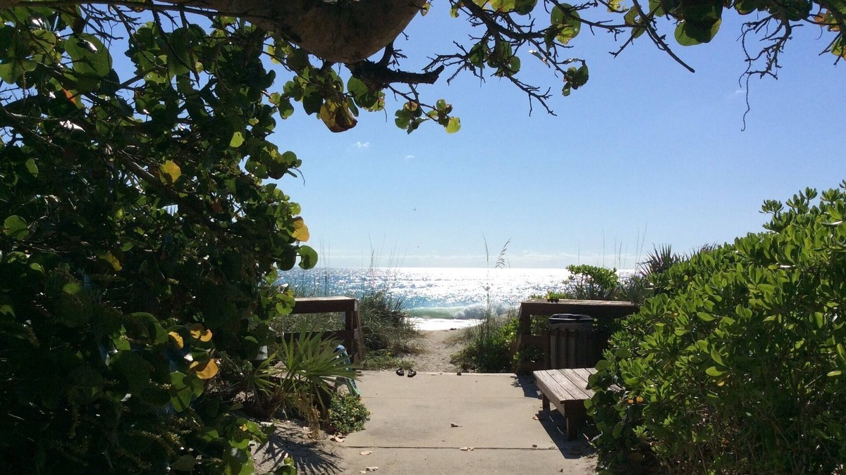 Coralstone House | Summer Special! Book your Beach Getaway and Get a Discount!