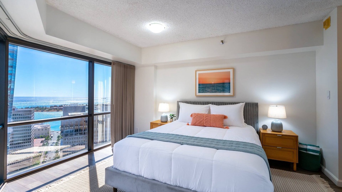 Downtown Honolulu Condo | 😎 Summer Special - Downtown Honolulu Skyview - 1Bed+Den- Free Parking 🏄‍♂️