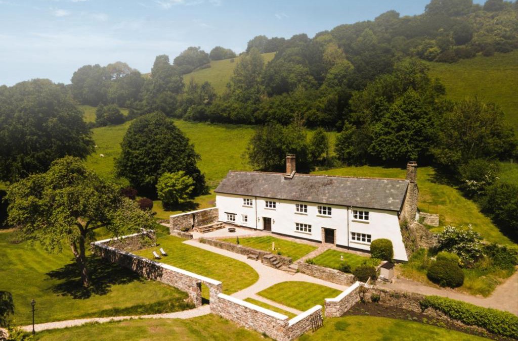 Bampton House | Summergreen Farmhouse