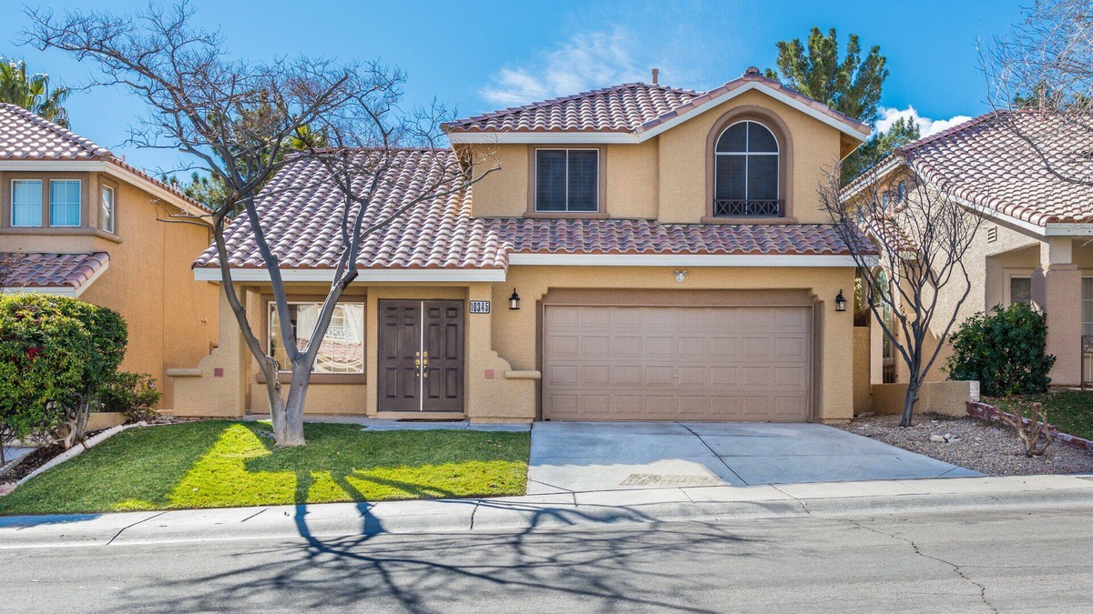Summerlin House | Summerlin Beauty' near Red Rock Hotel-Minutes to LV StripnNO Room Tax Min 30 nts