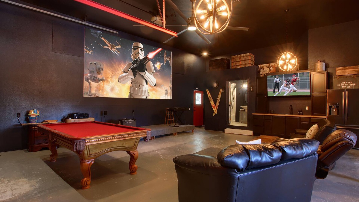 Coarsegold House | Summers@BOM, YosemiteBassLake, Sleeps 22, hottub, MovieGameBilliardsPlay