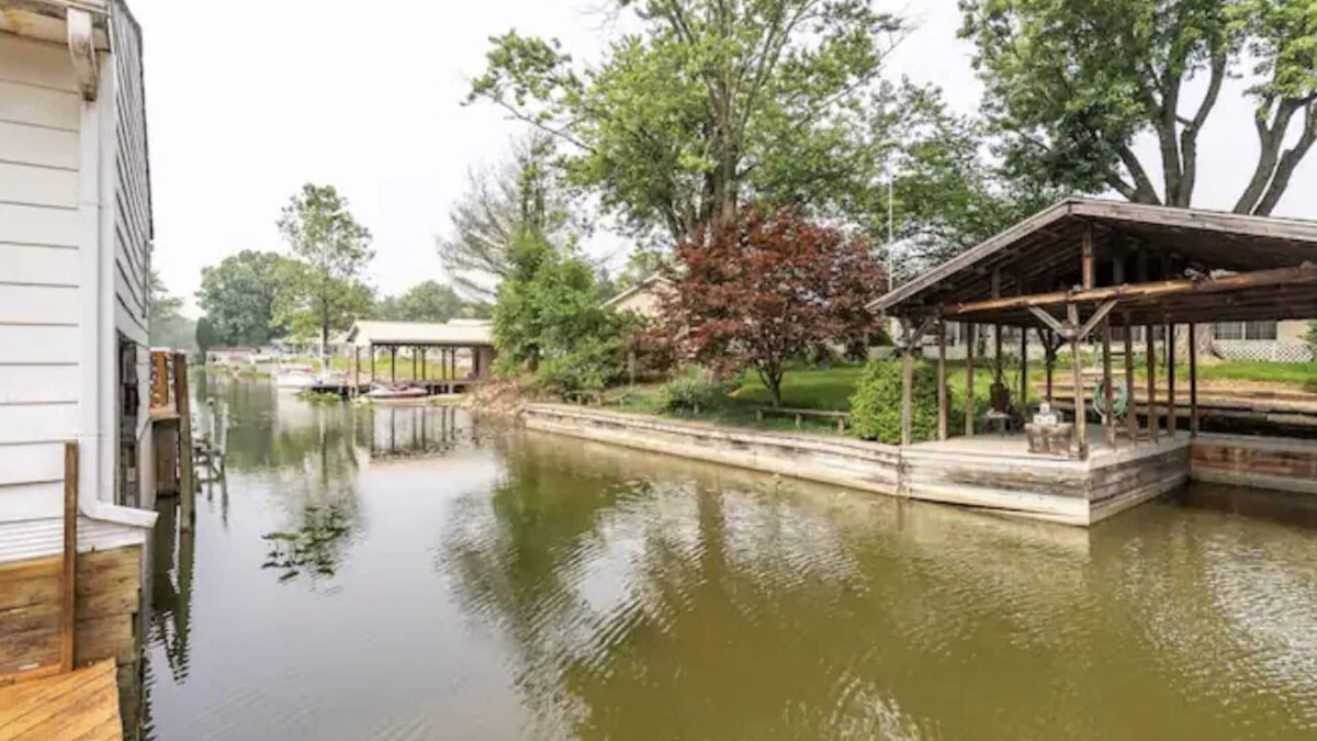 Nashport House | Summer’s Breeze Lake House