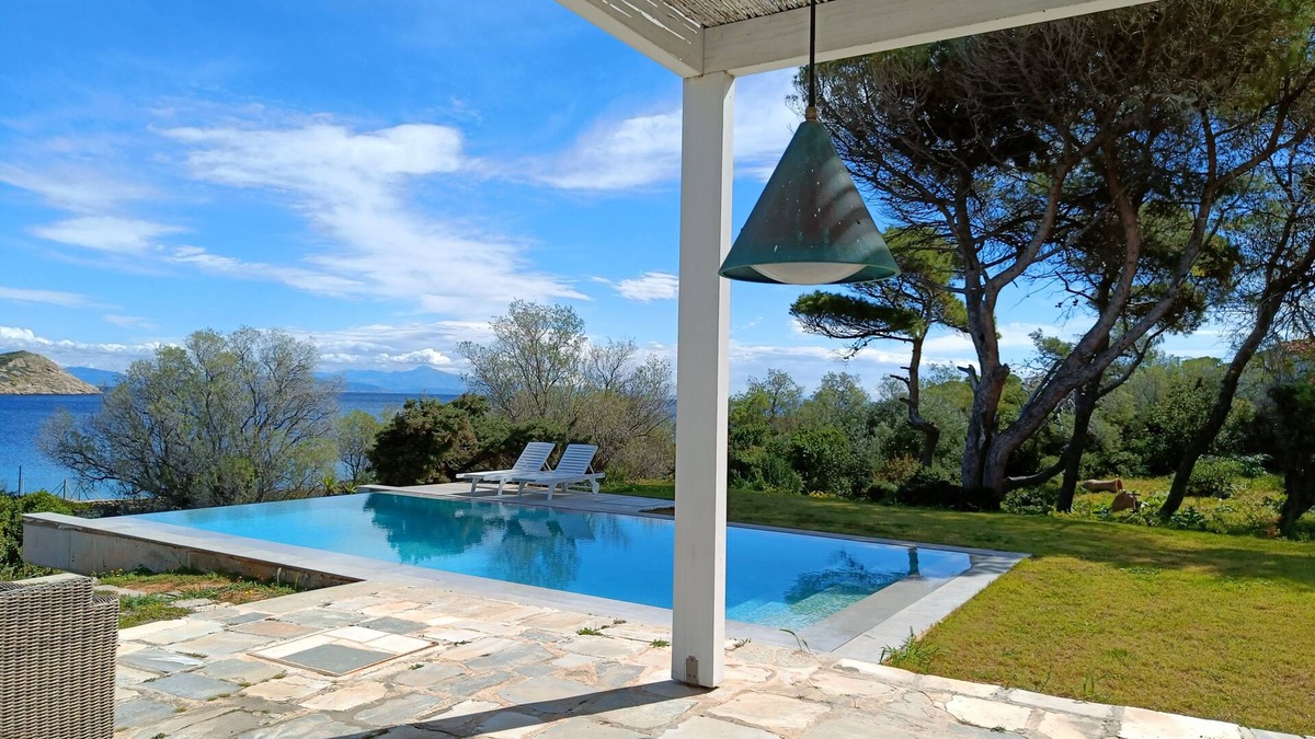 Ormos Agiou Ioannou Villa | Summervilla with private infinity pool
