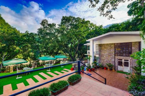 Dhunar Gaon Hotel | Summit By The Ganges Beach Resort & Spa