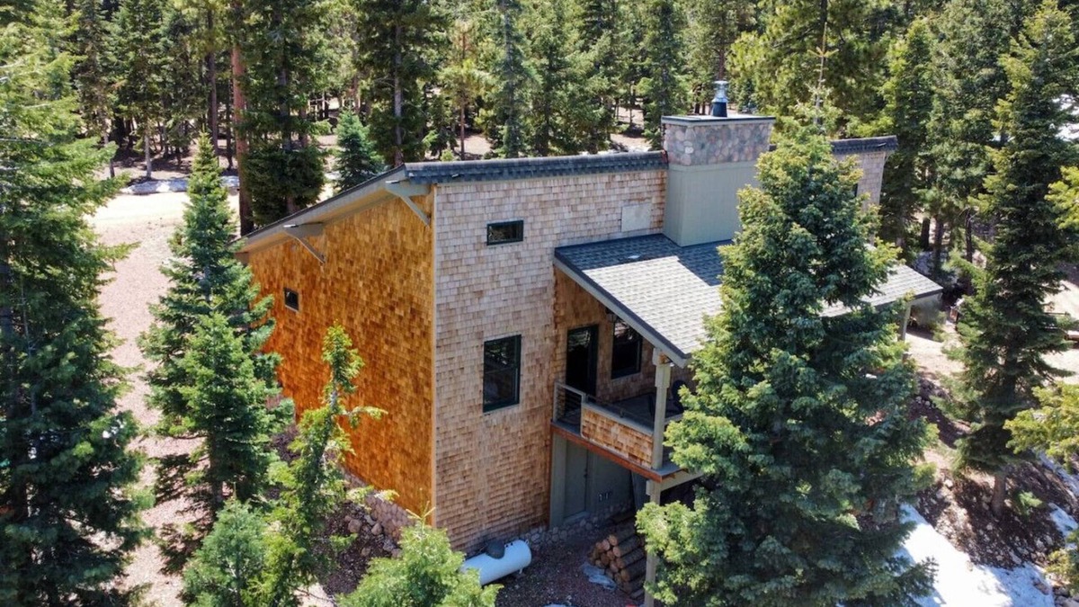 Duck Creek Village Cabin | Summit Pines Hideaway - Amazing Mountain Views!