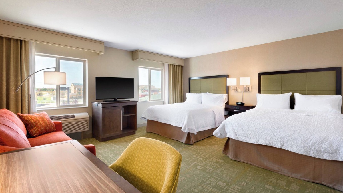 Gillette Hotel | Summit Suites
