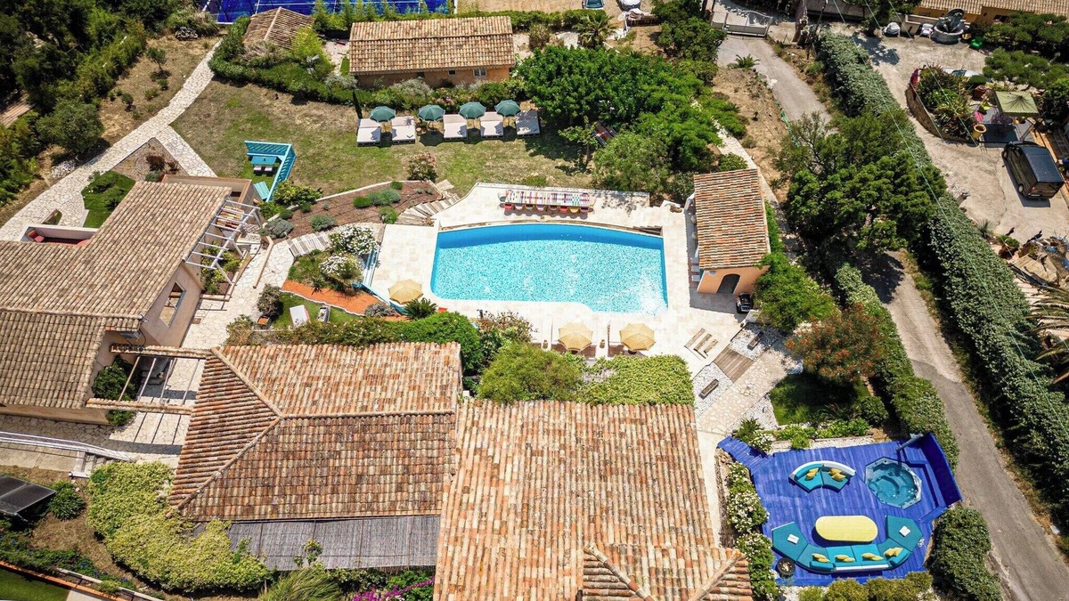 Les Restanques Apartment | Sumptuous Provençal Villa - Grimaud Hills - 12BR/24p