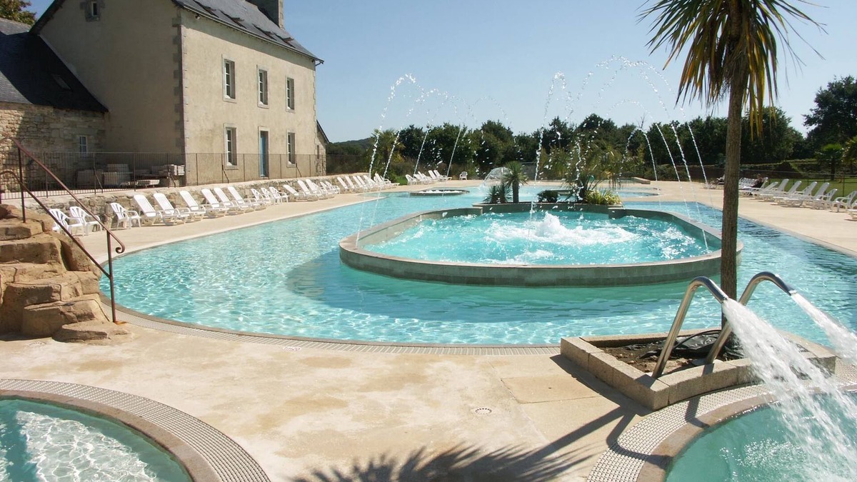 Quimper RV Rental | Sunêlia L'Orangerie de Lanniron