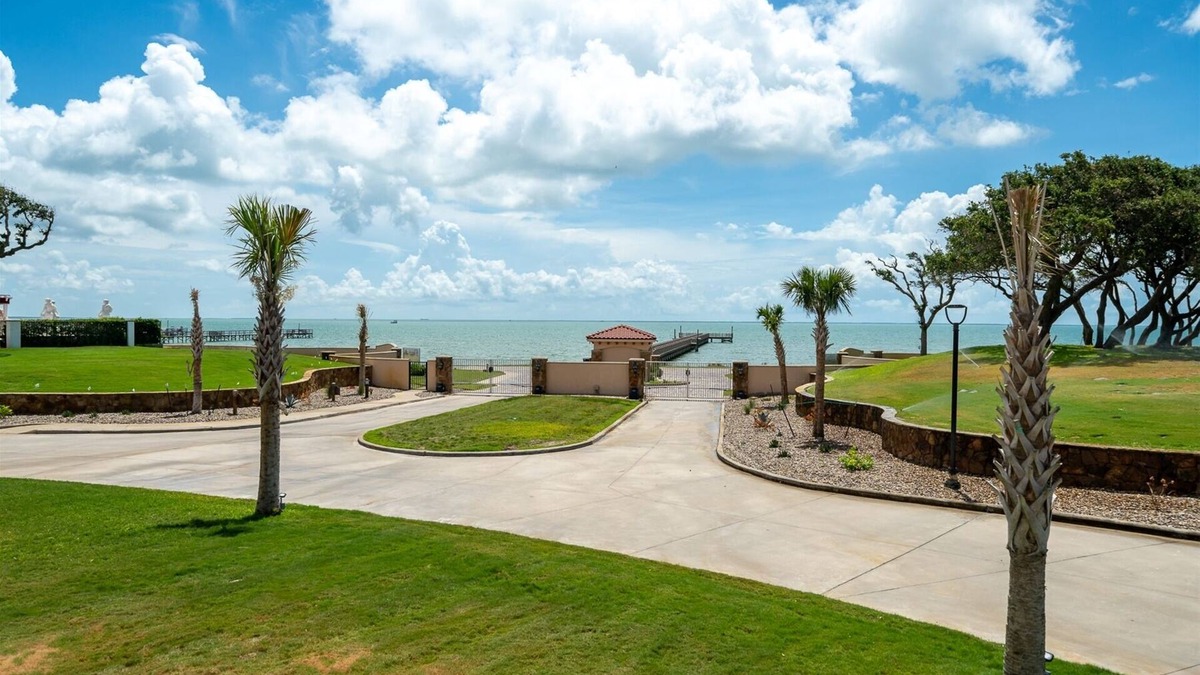 Fulton House | Sun and Sea Retreat - Located in the beautiful Villas at Royal Oaks Community