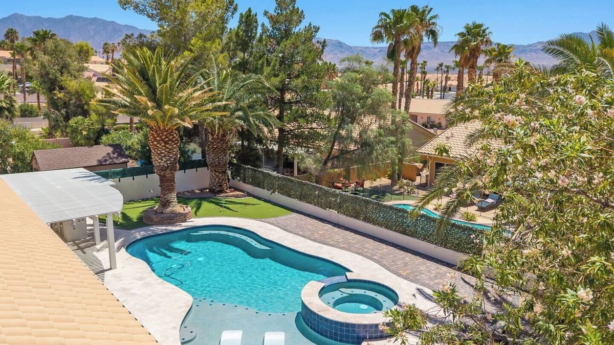 Mesquite House | Sun and Shade Oasis by J and Amy BL 991449