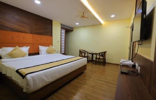 Palmaner Hotel | Sun castle