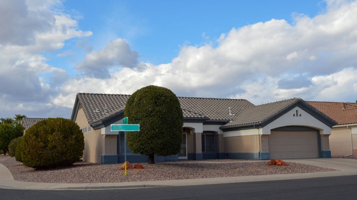 Sun City West House | SUN CITY WEST CHARM: Serene 2 Bd Home Near Palm Ridge Rec Ctr, Golf & Pickleball