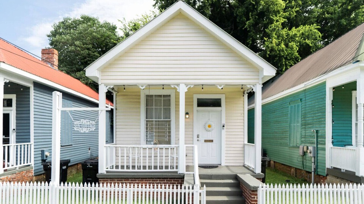 Columbus House | Sun cottage near downtown