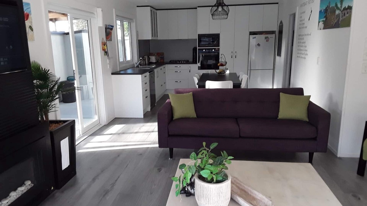 Waihi House | Sun drenched, great indoor outdoor flow