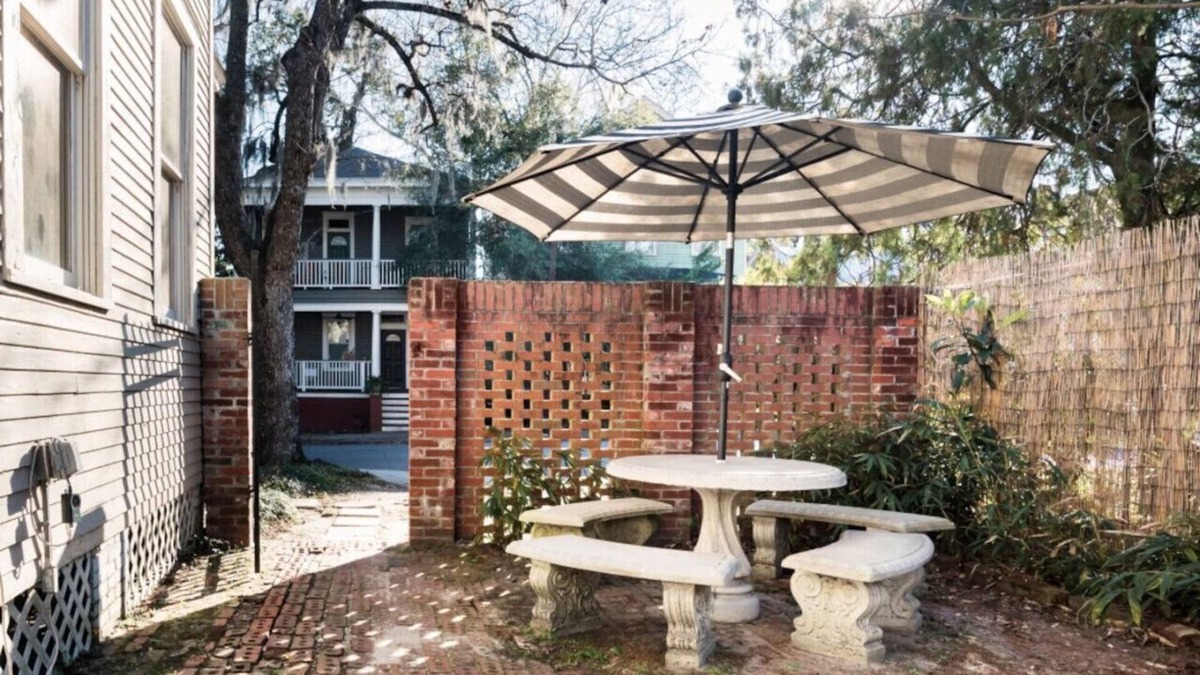 Midtown Condo | Sun Drenched Suite In Starland District