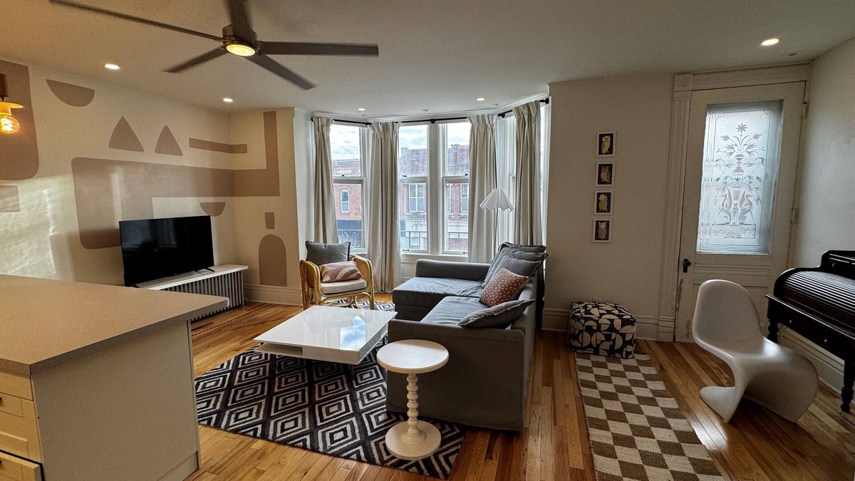 Decorah Apartment | Sun-Filled 1 Bedroom Overlooking Water Street - No Cleaning Fee