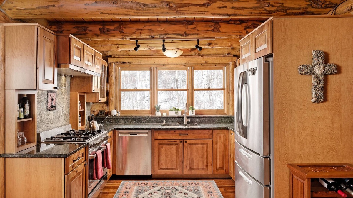 Glenwood Springs House | Sun King Chalet | Sunlight Ski, Hot Tub, Lg. Deck